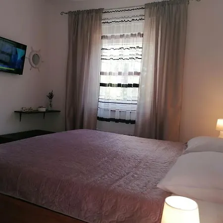 Apartman Nicol Apartment *